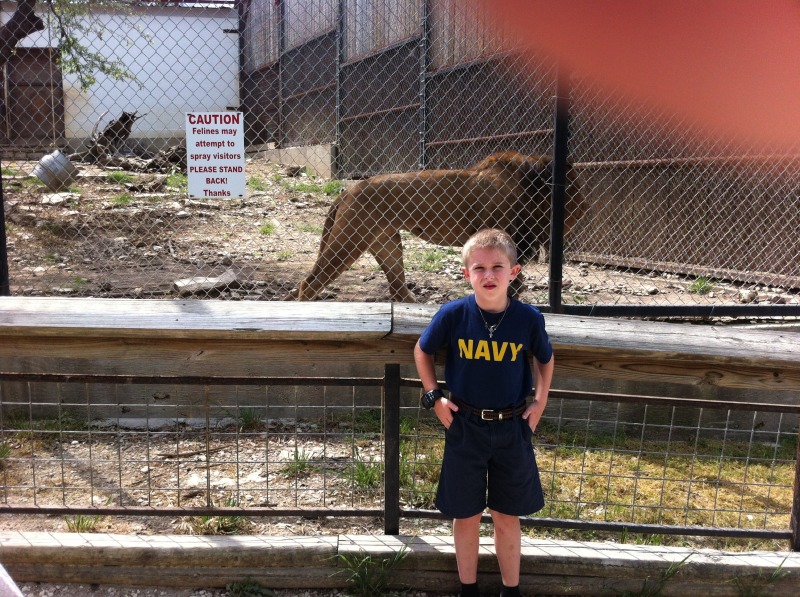 2012-04-09-10-Austin Zoo with Ian.jpg